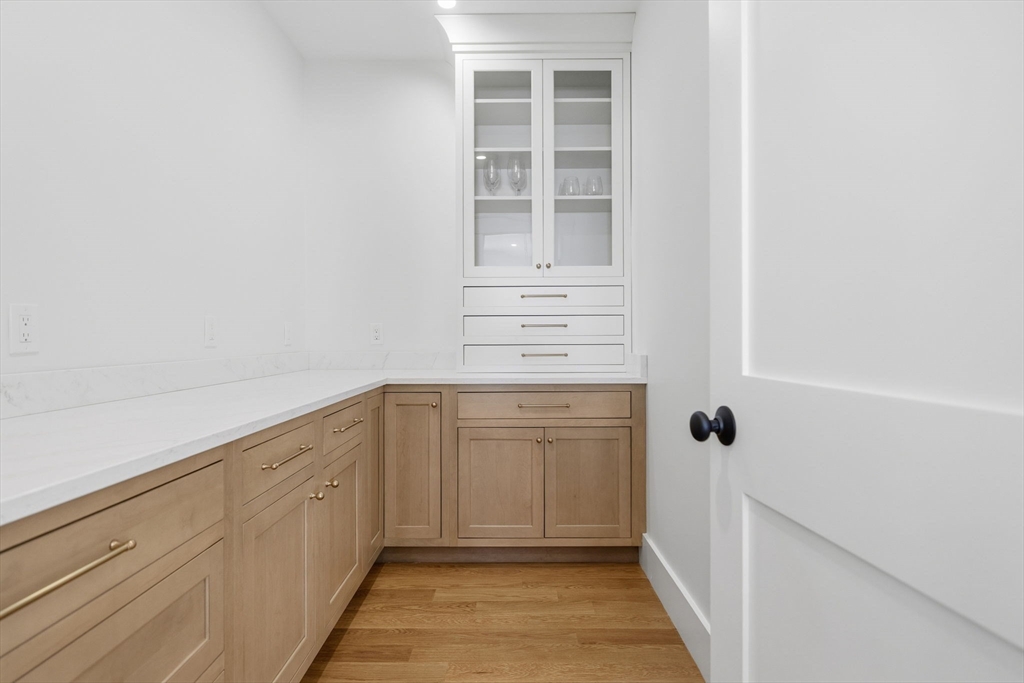 15 Mayflower Road Winchester, MA 01890 - Photo 11 of 39