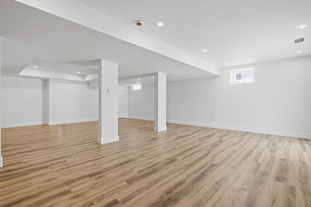 15 Mayflower Road Winchester, MA 01890 - Photo 35 of 39