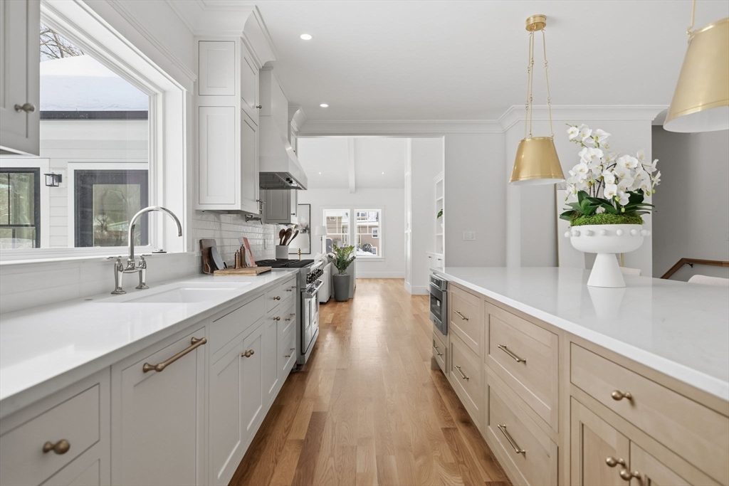 15 Mayflower Road Winchester, MA 01890 - Photo 10 of 39