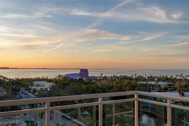$3,395,000 | 540 North Tamiami Trail, Unit 802, Sarasota, FL 34236