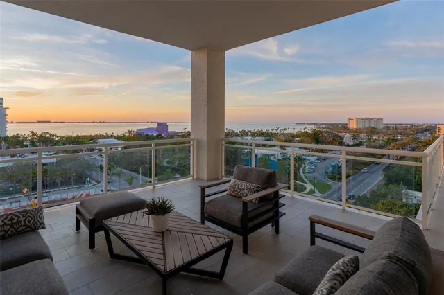 $3,395,000 | 540 North Tamiami Trail, Unit 802, Sarasota, FL 34236