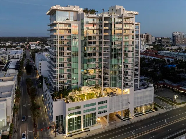 $3,395,000 | 540 North Tamiami Trail, Unit 802, Sarasota, FL 34236