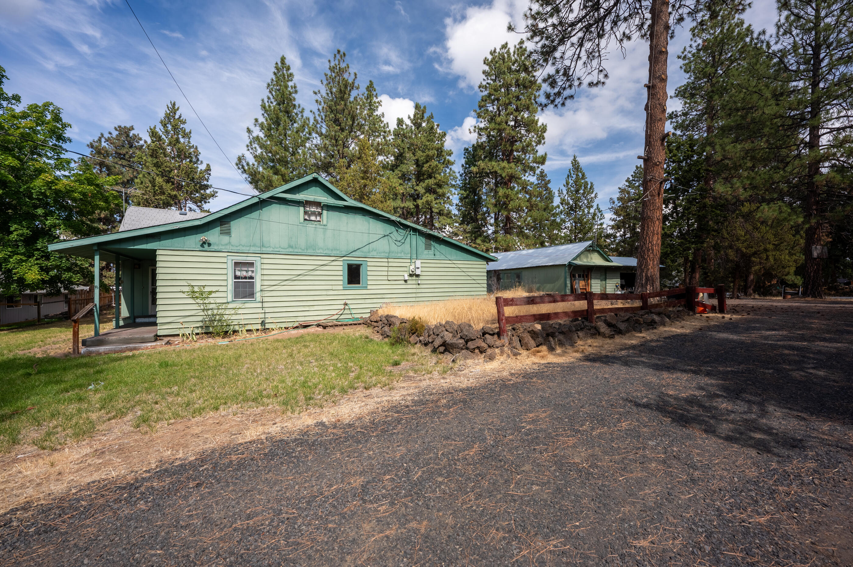 61494 Southwest Blakely Road Bend, OR 97702 - Photo 5 of 51 6_61494-sw-blakely-rd-110