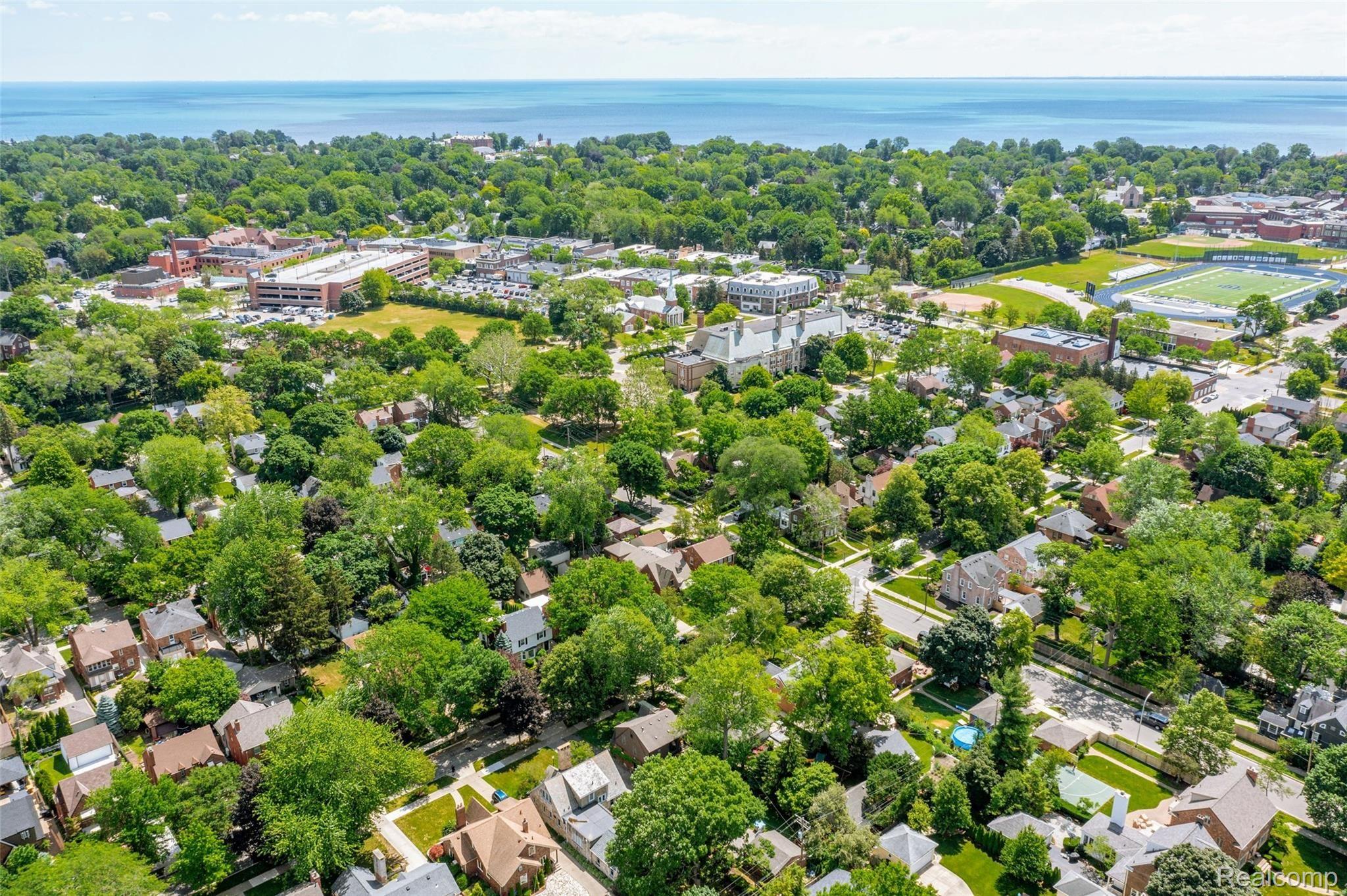 214 Fisher Road Grosse Pointe, MI 48230 - Photo 38 of 44 214 Fisher Rd-36.jpg