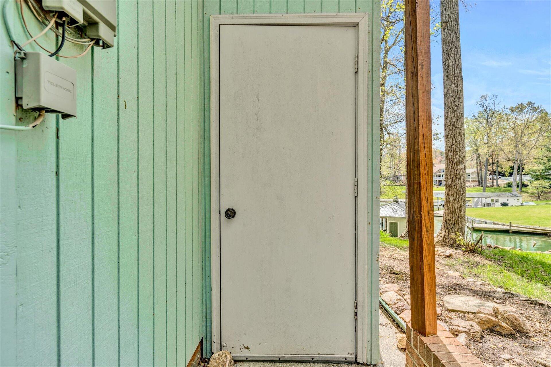 5828 Smith Mountain Road Penhook, VA 24137 - Photo 27 of 42 27-040920220026