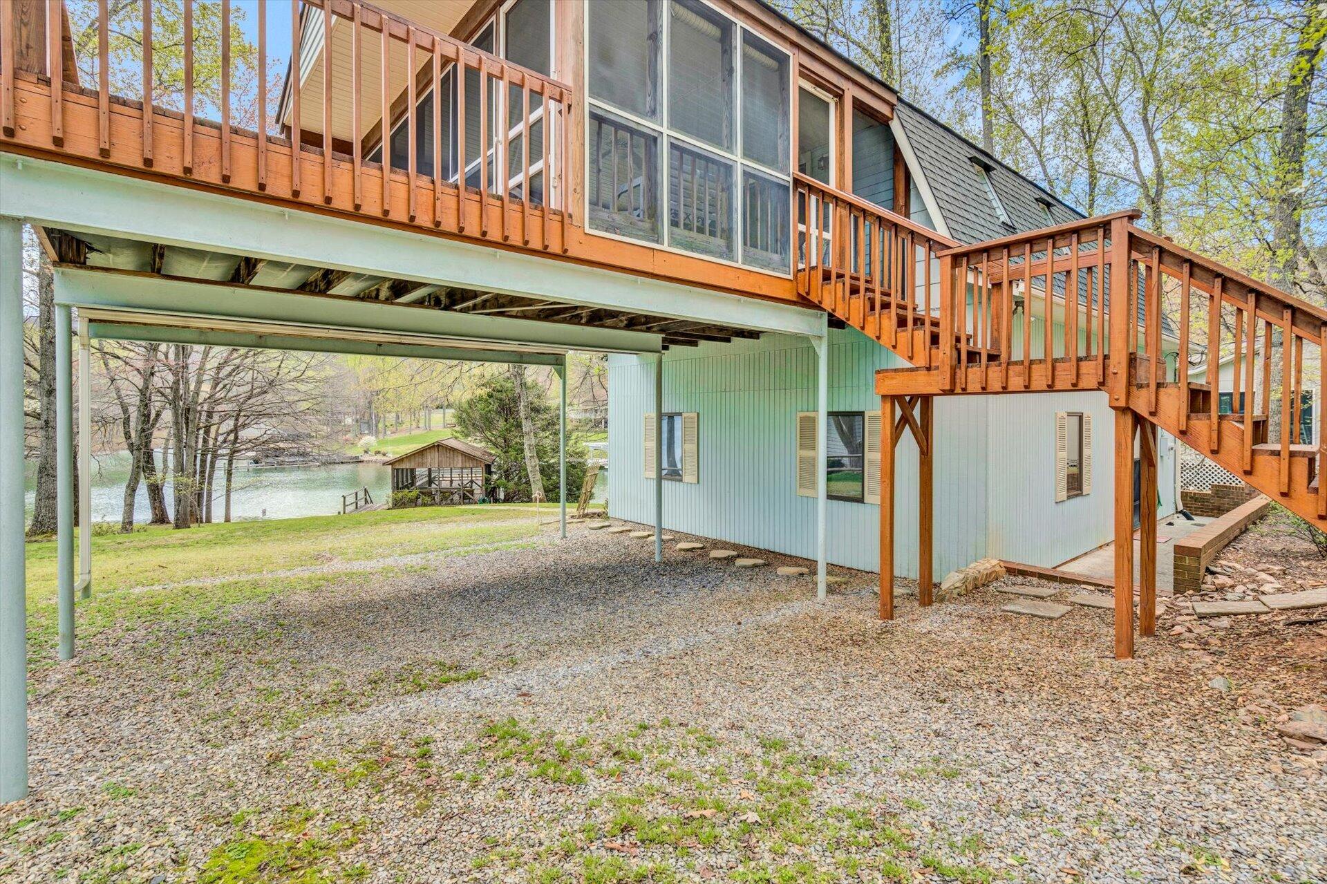 5828 Smith Mountain Road Penhook, VA 24137 - Photo 10 of 42 04-040920220003