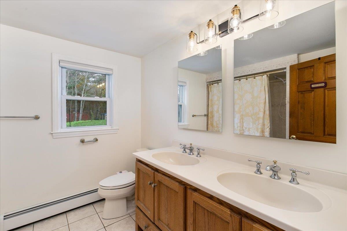 5 Dutton Road Pelham, NH 03076 - Photo 12 of 36