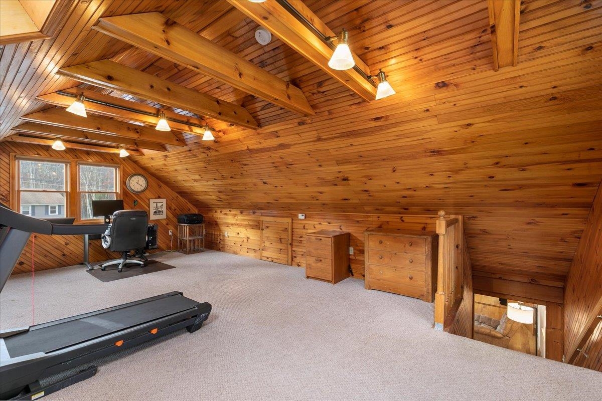 5 Dutton Road Pelham, NH 03076 - Photo 17 of 36