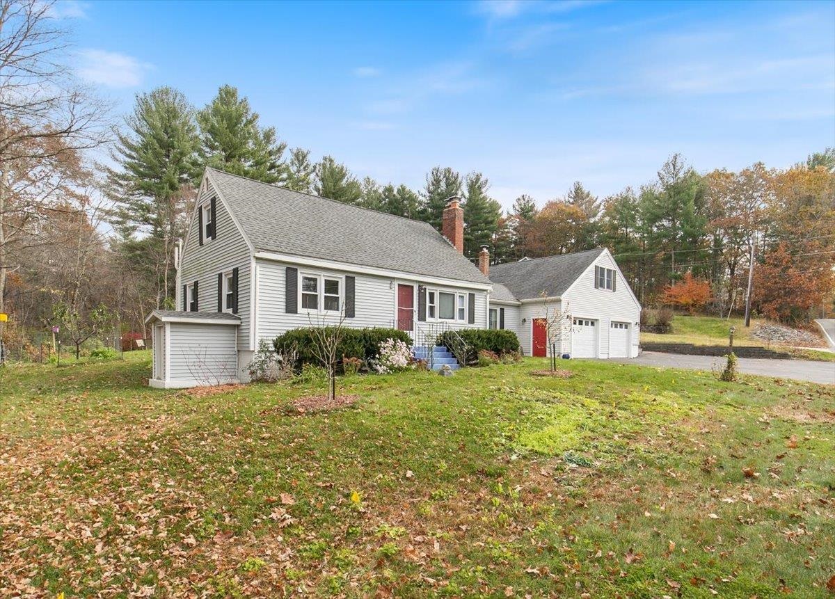 5 Dutton Road Pelham, NH 03076 - Photo 2 of 36