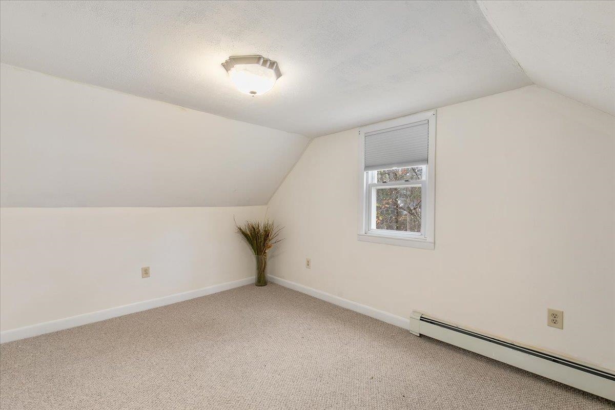 5 Dutton Road Pelham, NH 03076 - Photo 23 of 36