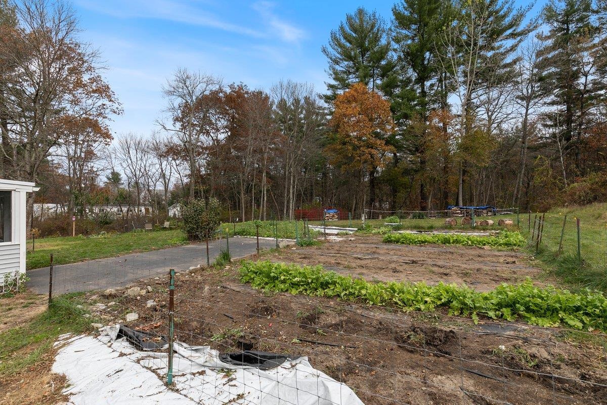 5 Dutton Road Pelham, NH 03076 - Photo 35 of 36