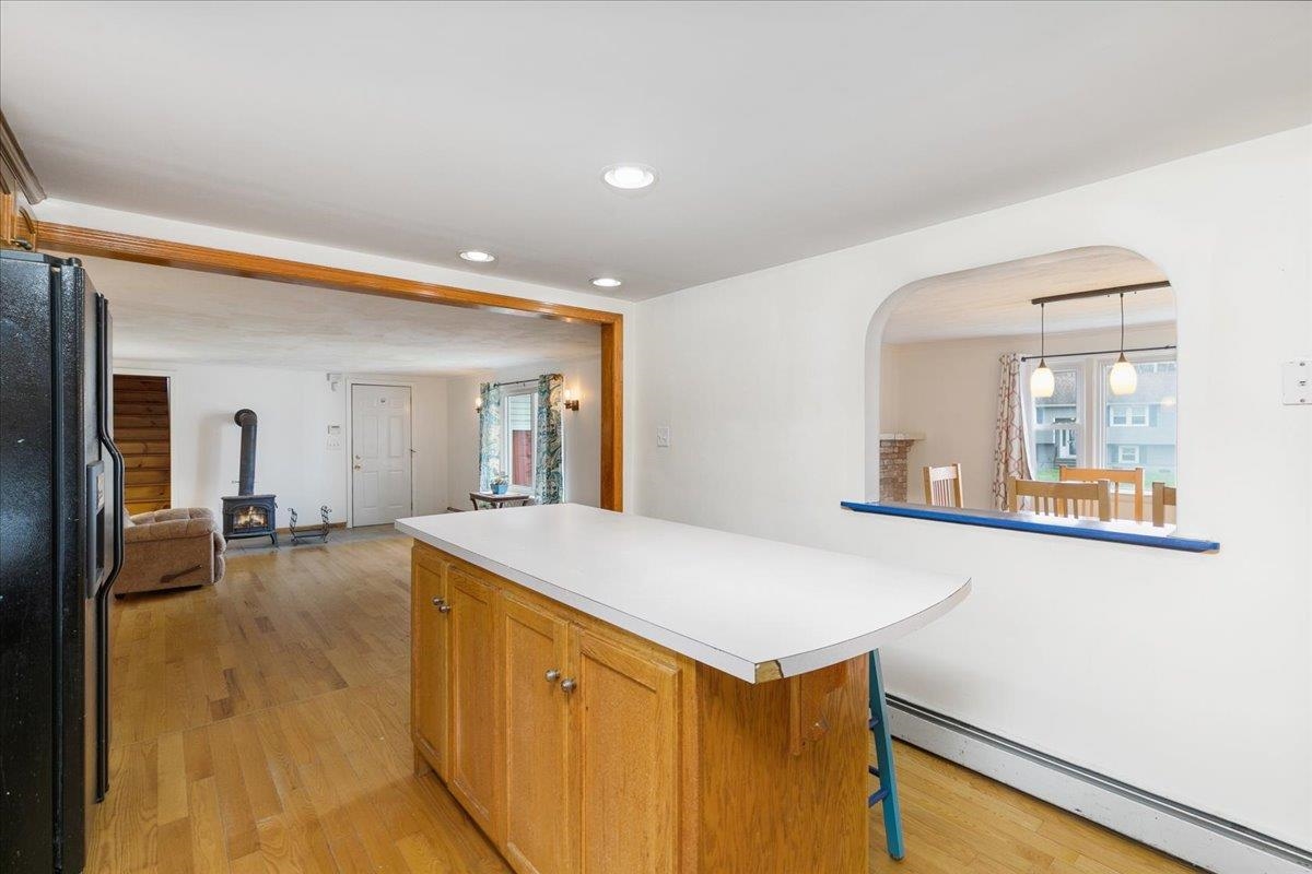 5 Dutton Road Pelham, NH 03076 - Photo 4 of 36