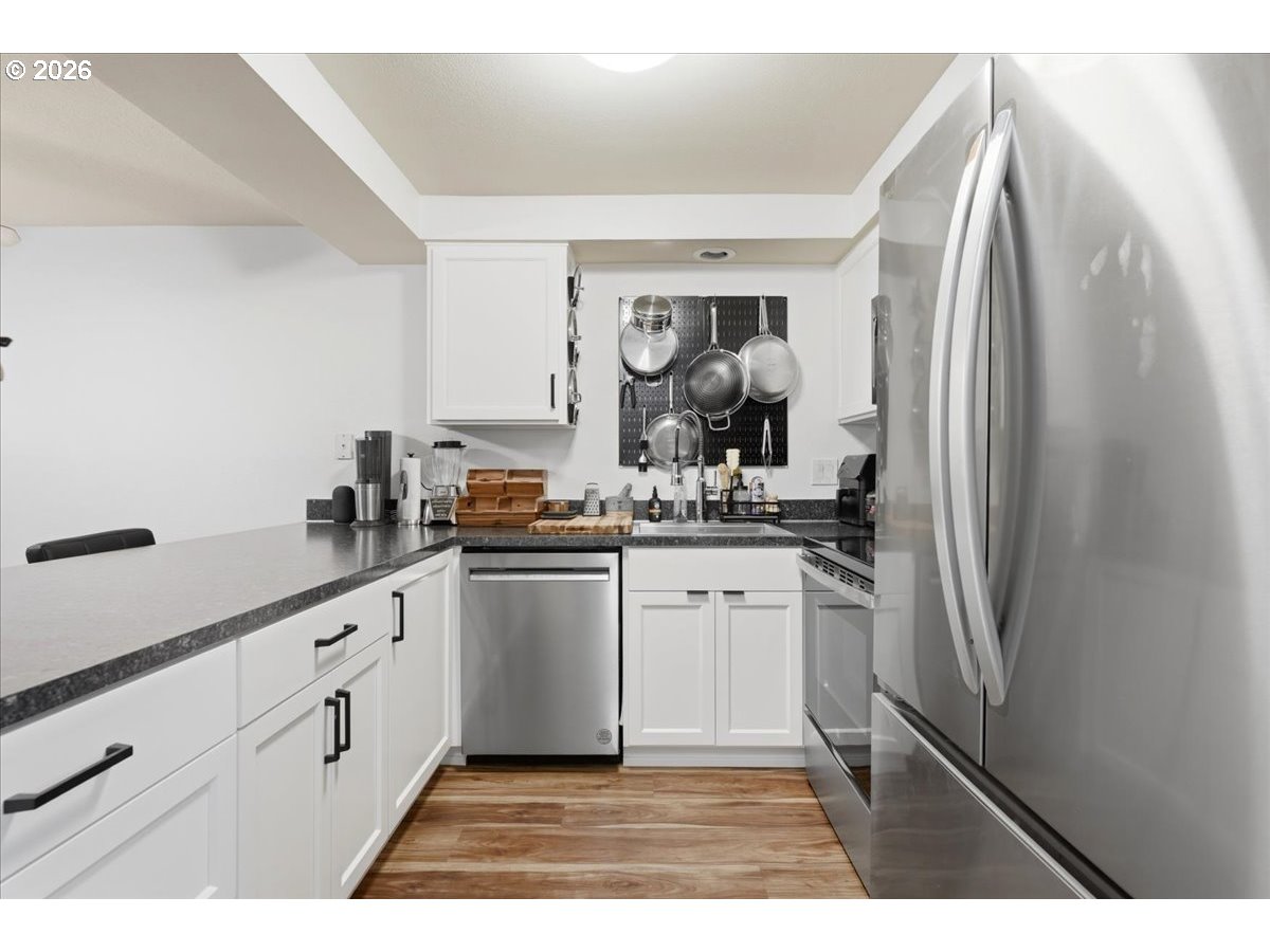 5503 Southwest Multnomah Boulevard Portland, OR 97219 - Photo 5 of 28