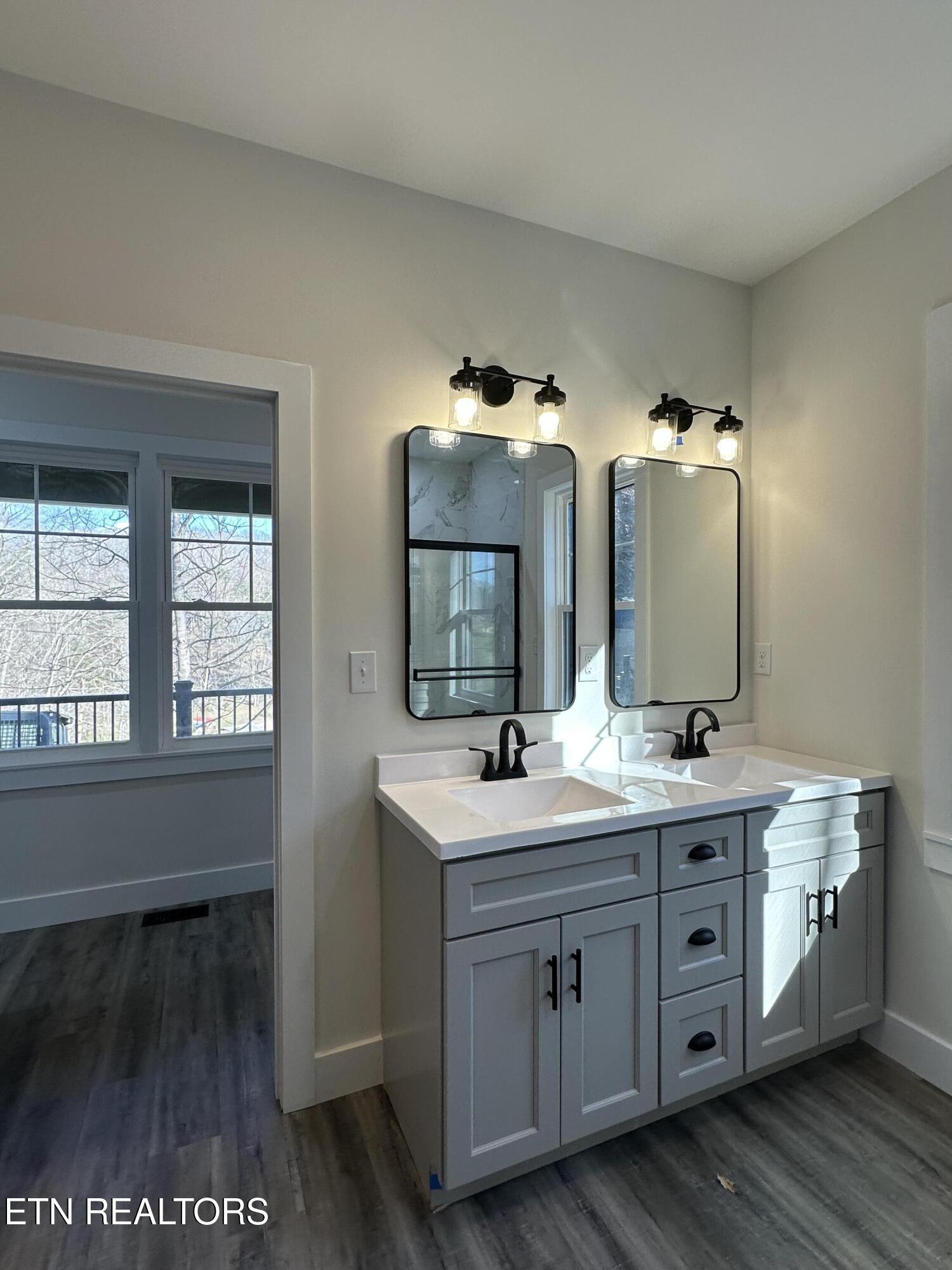 520 Ridge Road Caryville, TN 37714 - Photo 13 of 60 Master Bath