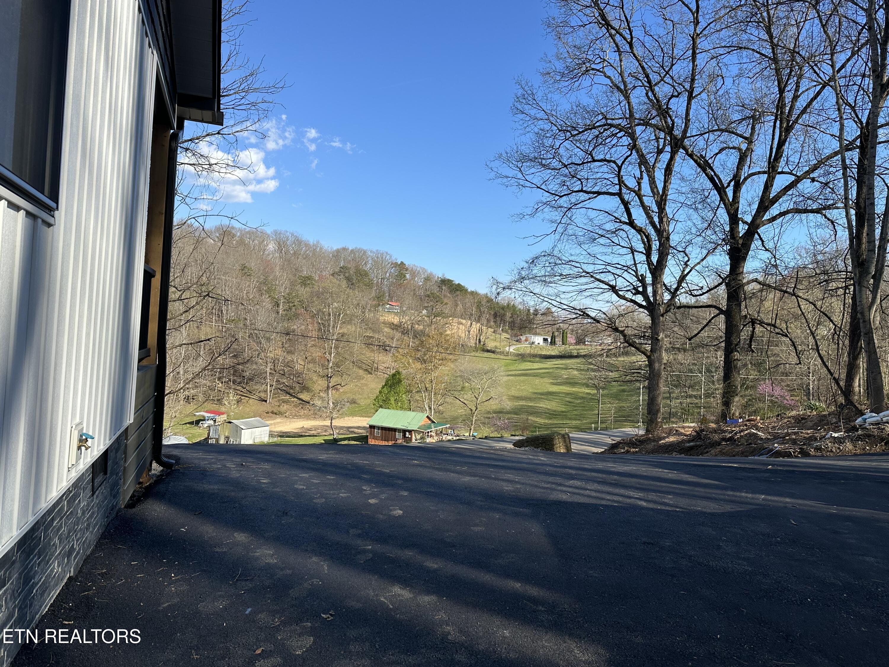 520 Ridge Road Caryville, TN 37714 - Photo 27 of 60 extra parking