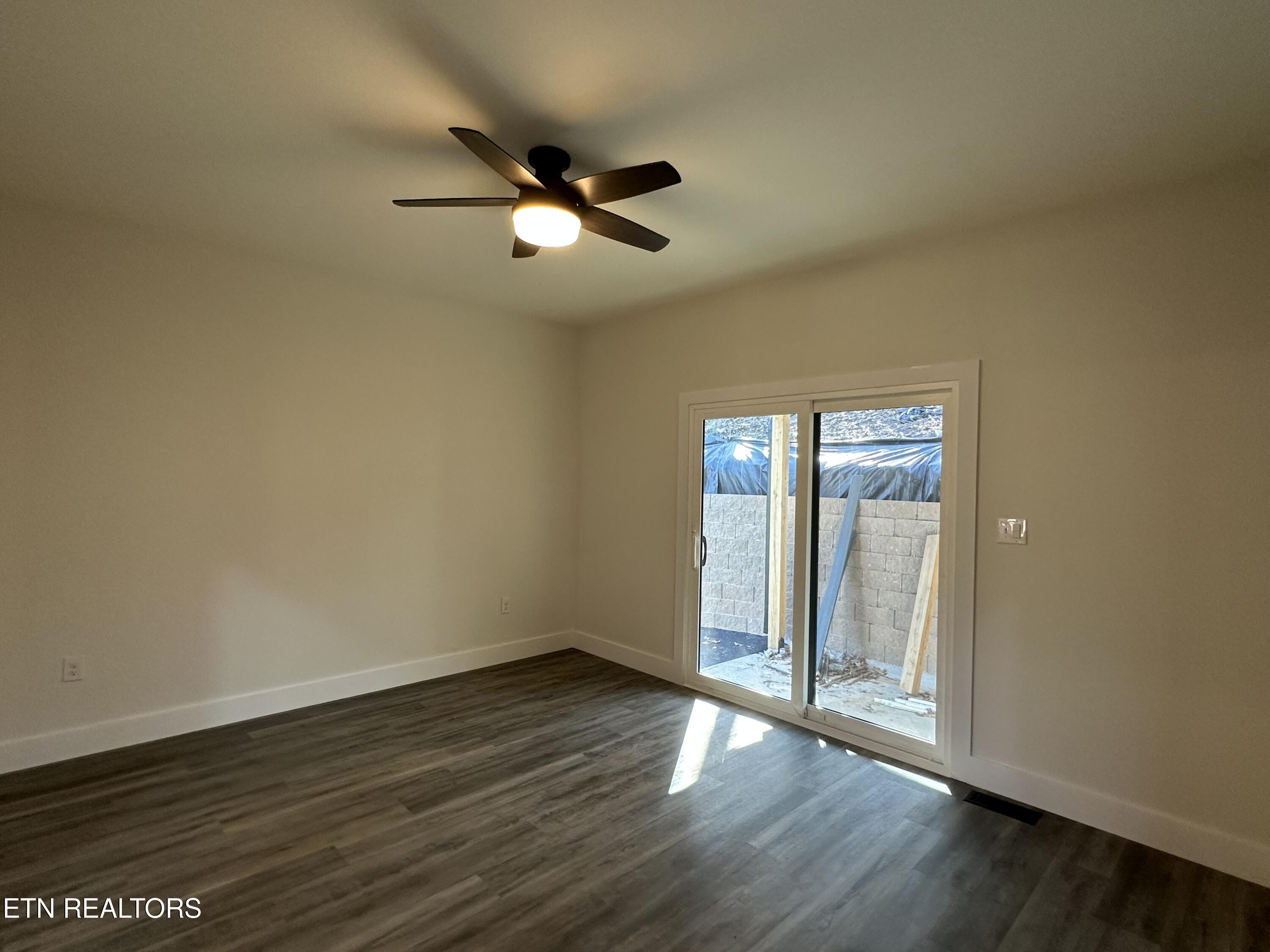 520 Ridge Road Caryville, TN 37714 - Photo 9 of 60 Master bedroom