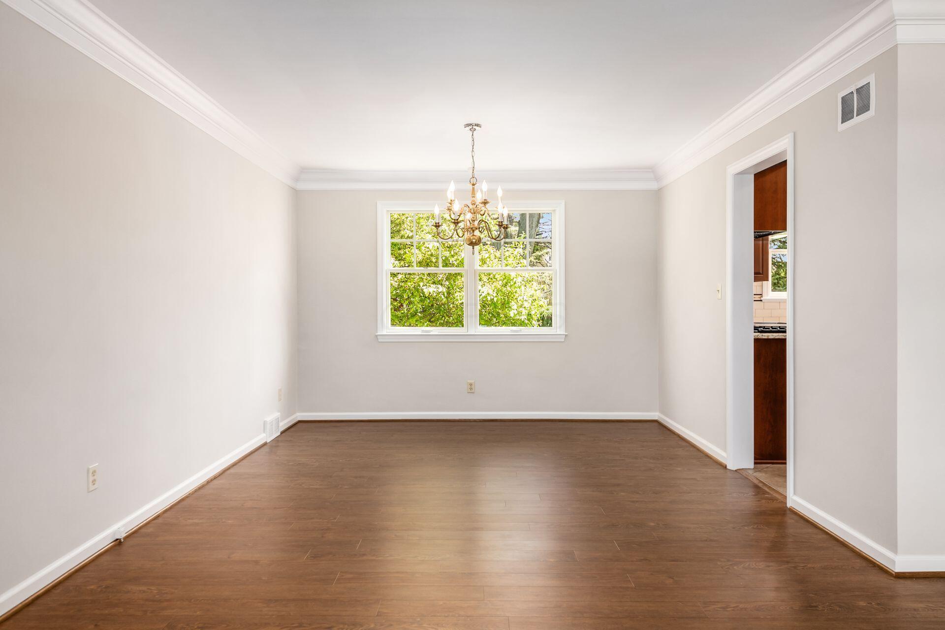 2014 Edgemont Road North Upper Arlington, OH 43212 - Photo 12 of 55 Dining Room