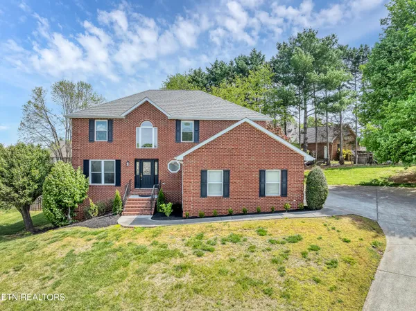 $699,900 | 1012 Sandy Court, Maryville, TN 37803