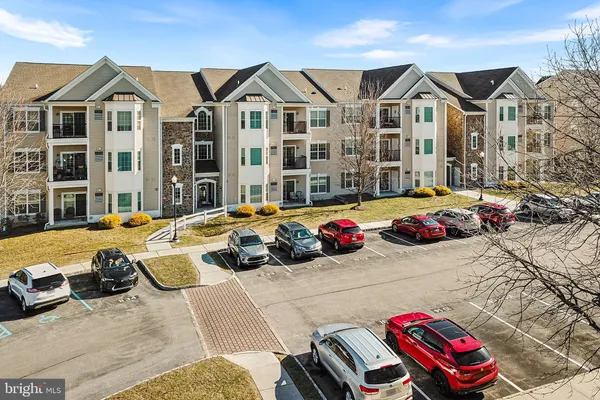 $317,500 | 1022 Creekside Drive, Brookhaven, PA 19015