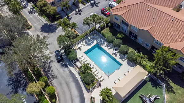 $400,000 | 110 Lighthouse Circle, Unit H, Tequesta, FL 33469