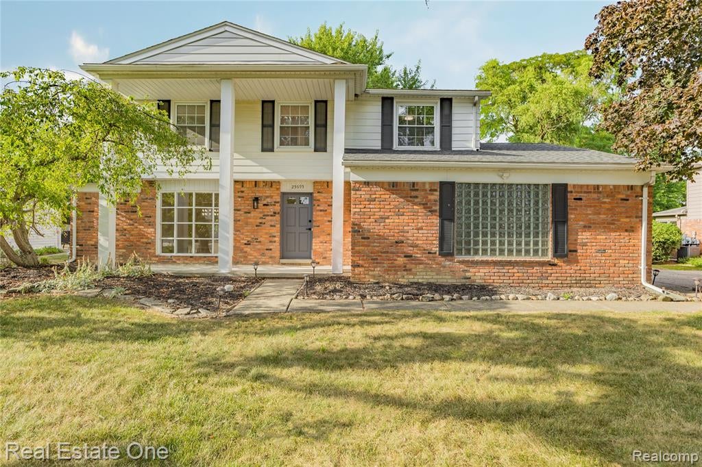 25695 Branchaster Road Farmington Hills, MI 48336 - Photo 1 of 58 Gallery Image 1