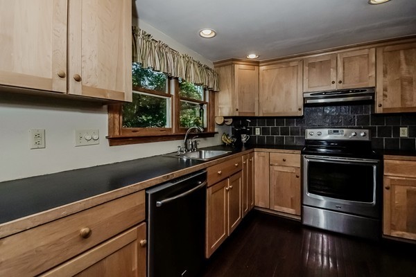 4 Millbrook Road Beverly, MA 01915 - Photo 7 of 30 Gallery Image 7
