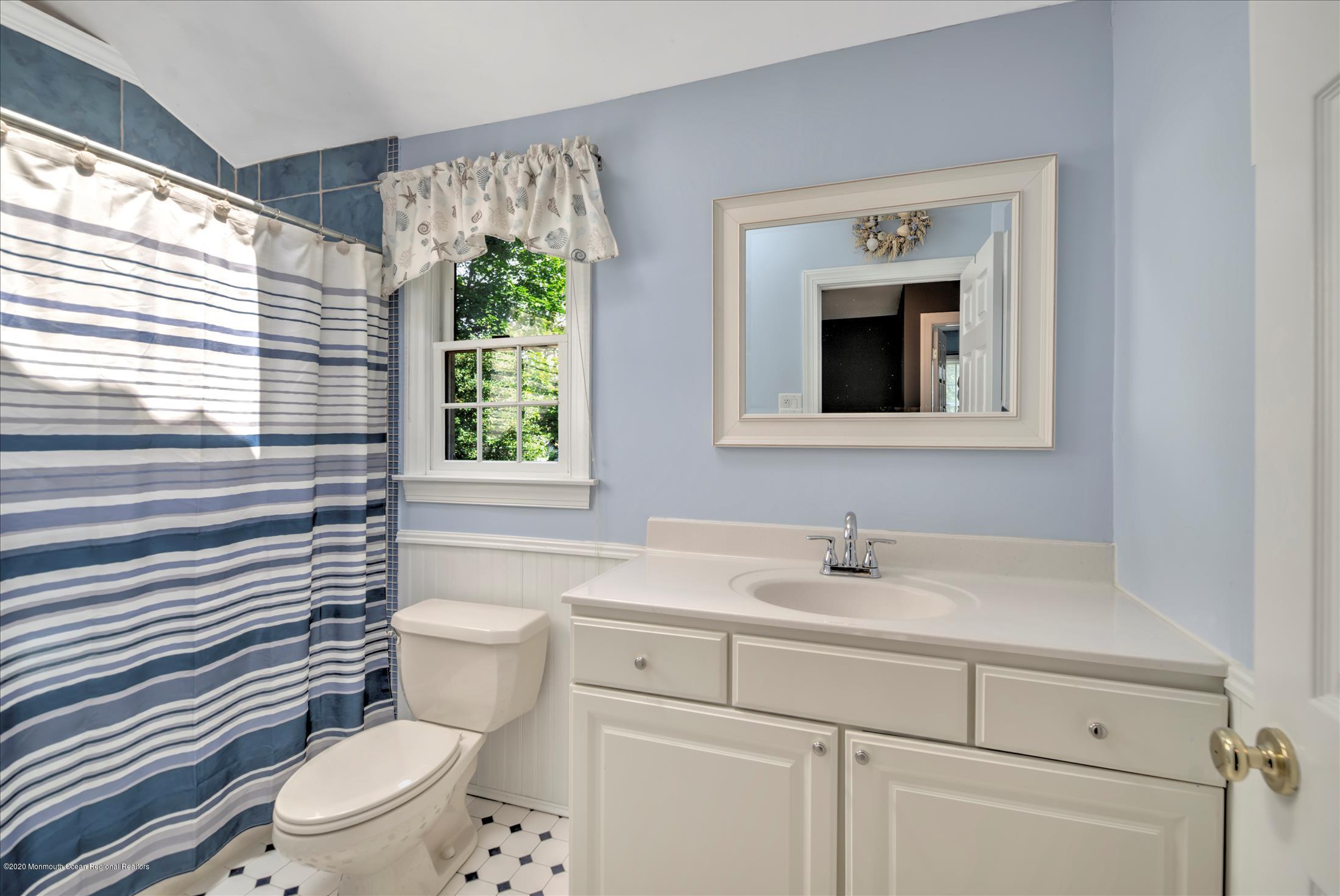 9 Ruddy Court Little Silver, NJ 07739 - Photo 25 of 35 BATHROOM
