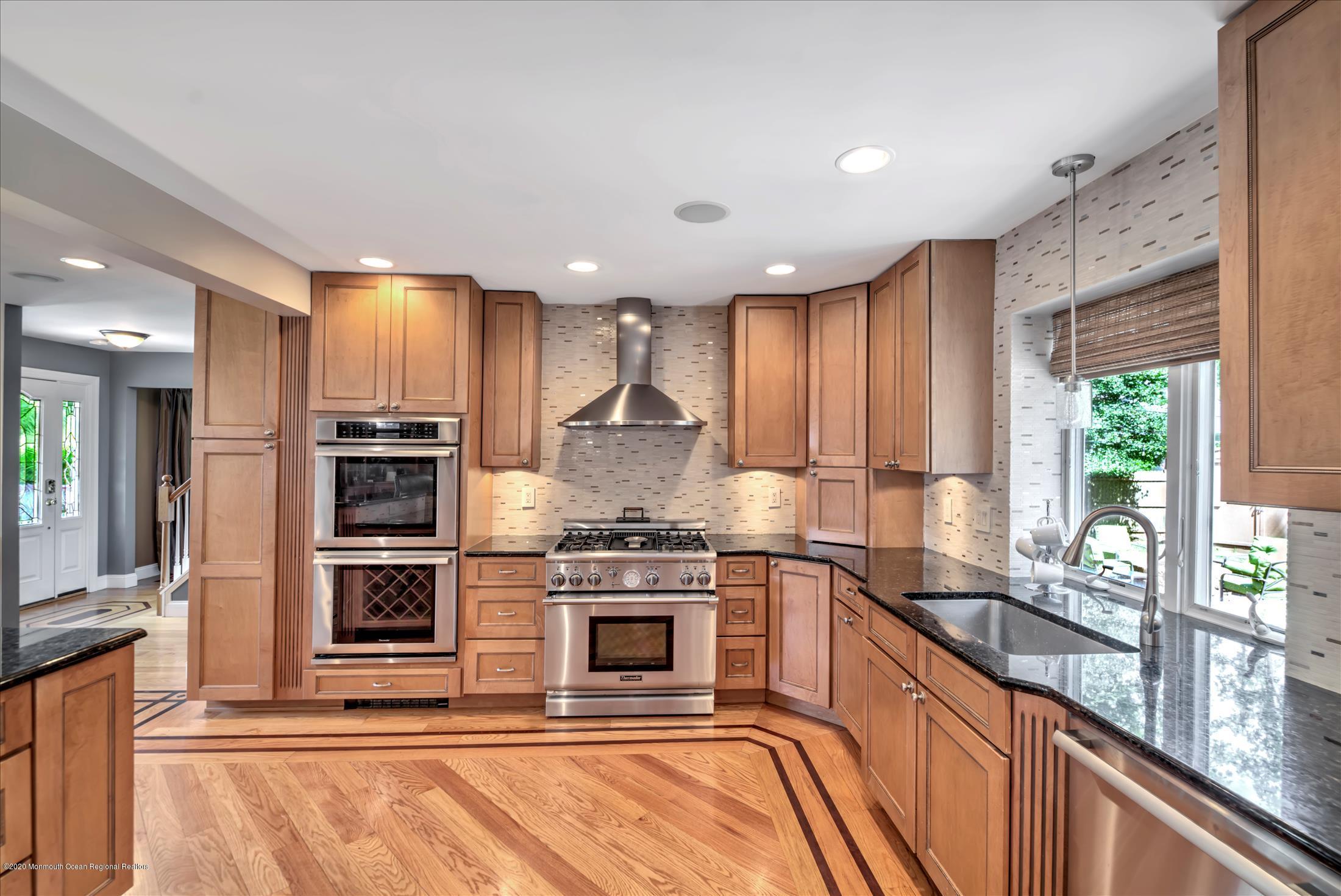 9 Ruddy Court Little Silver, NJ 07739 - Photo 8 of 35 KITCHEN