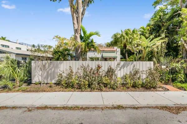 $1,800 | 1217 Southeast 1st Street, Fort Lauderdale, FL 33301