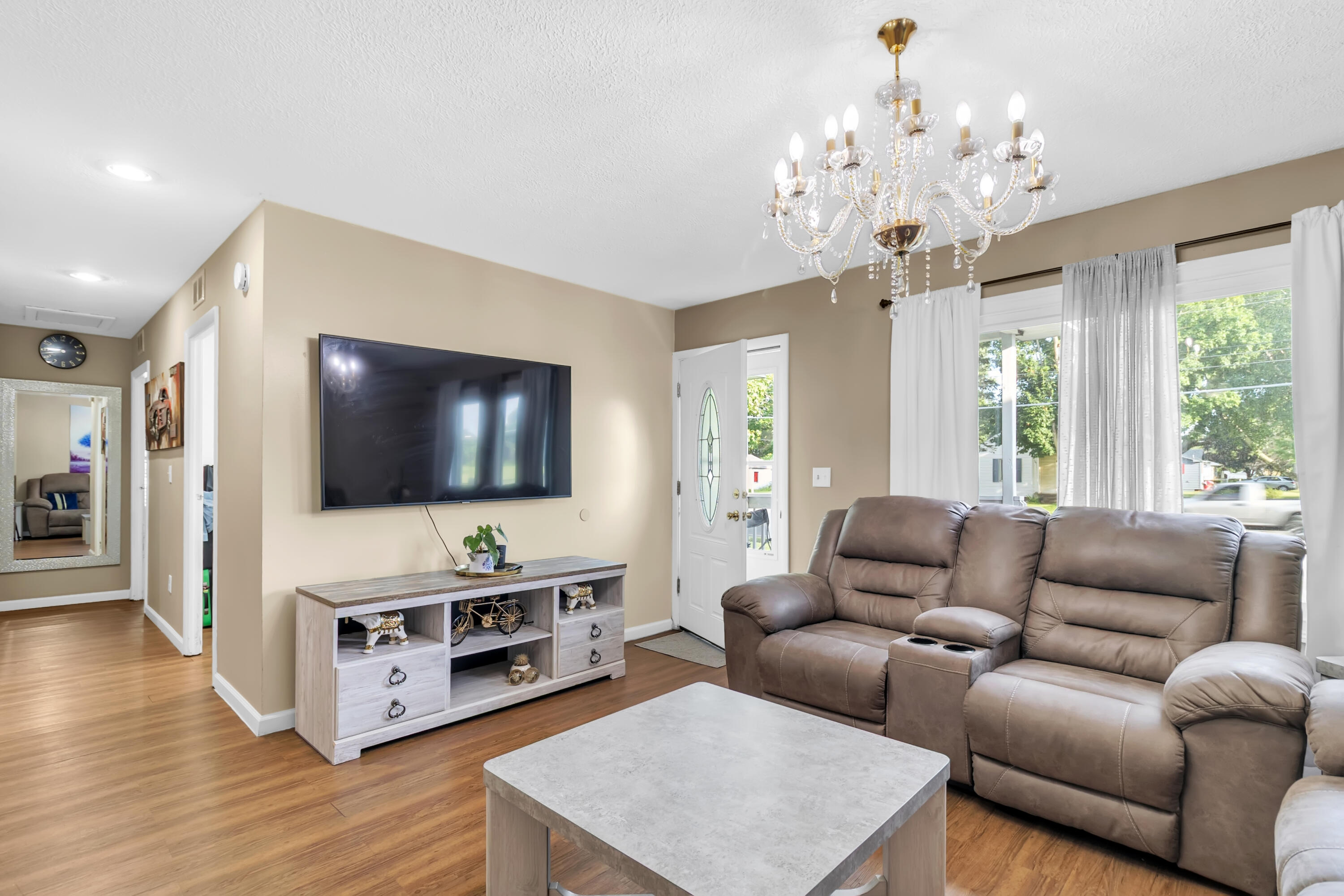 500 West Jolly Road Lansing, MI 48910 - Photo 3 of 24 Living Room