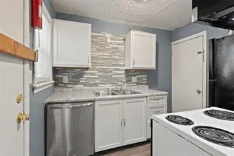 $1,200 | 5522 Wabash Avenue, Kansas City, MO 64130