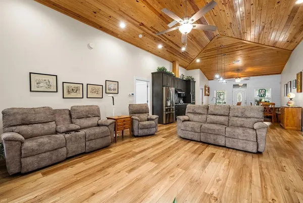 $899,000 | 8449 Lilly Lake Road, Melrose, FL 32666