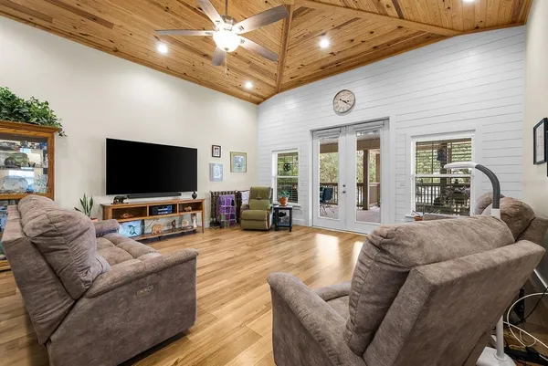 $899,000 | 8449 Lilly Lake Road, Melrose, FL 32666