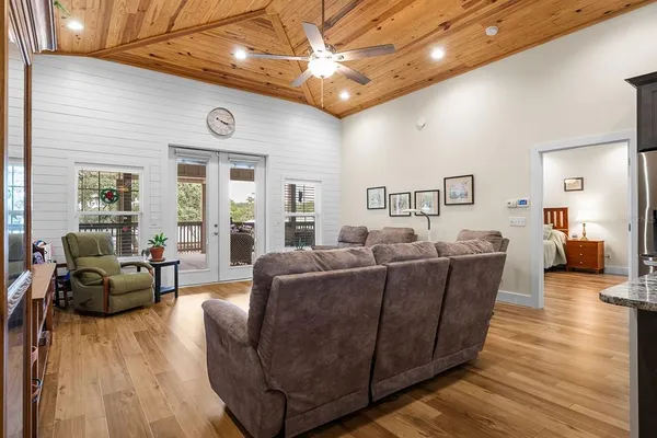 $899,000 | 8449 Lilly Lake Road, Melrose, FL 32666