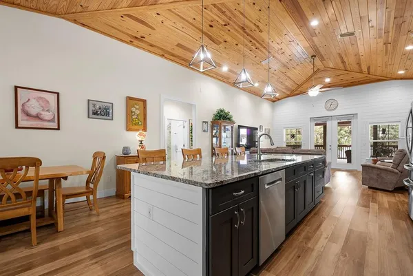 $899,000 | 8449 Lilly Lake Road, Melrose, FL 32666