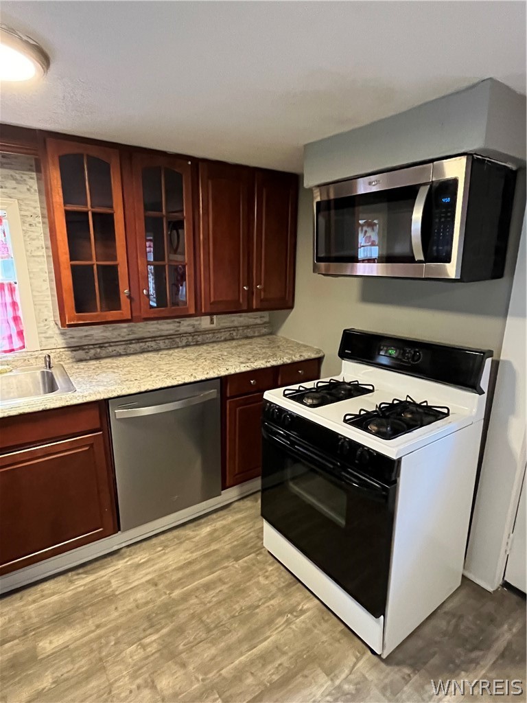 17 Edith Street Tonawanda, NY 14150 - Photo 12 of 43 gas stove