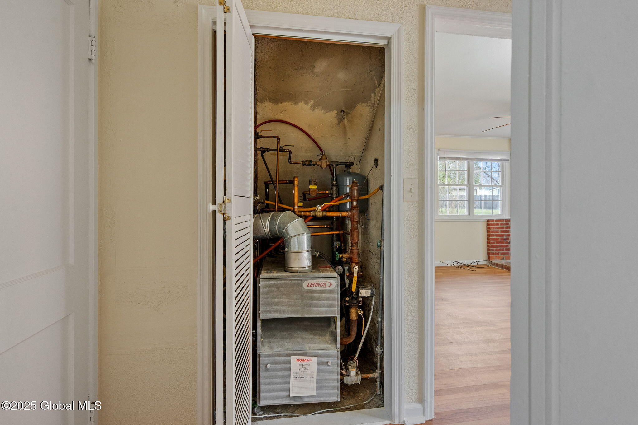 1184 Outer Drive Schenectady, NY 12303 - Photo 8 of 46 21-web-or-mls-1184-outer-dr