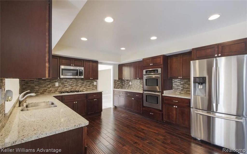 36932 Fox Run Farmington Hills, MI 48331 - Photo 21 of 37