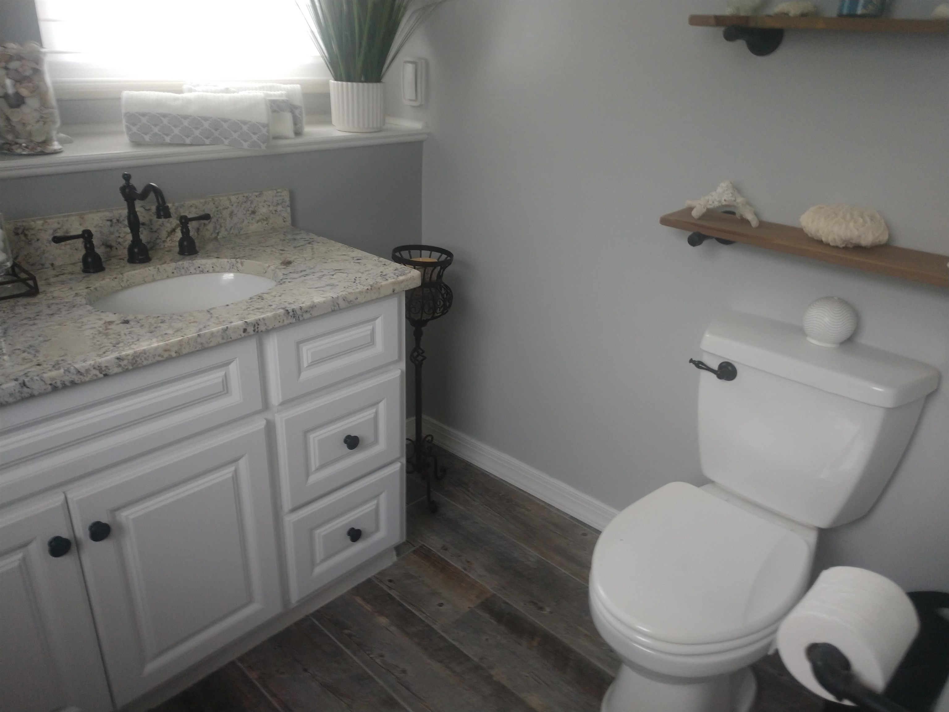 5 Robin Road Derry, NH 03038 - Photo 18 of 32