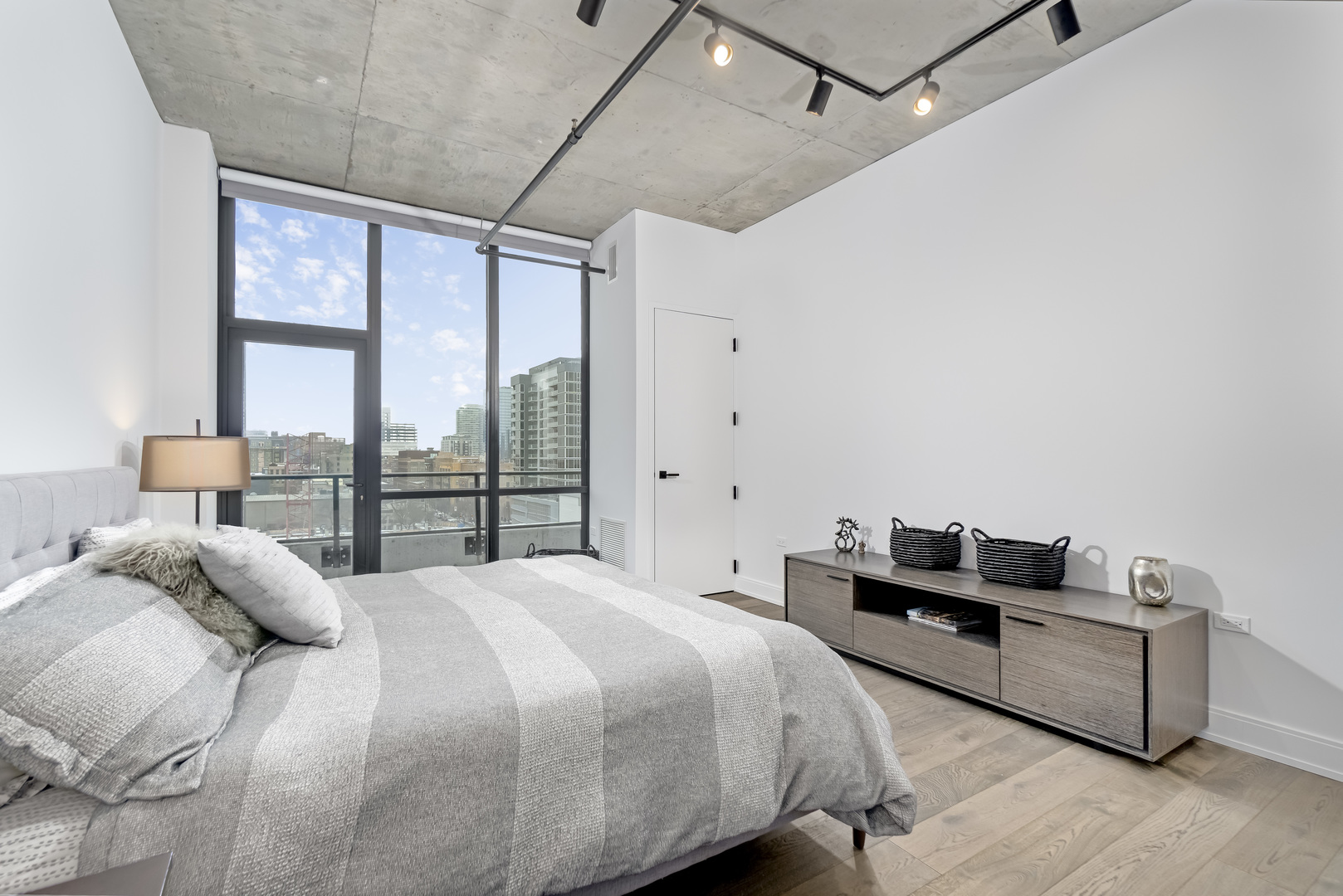 111 South Peoria Street, Unit 803 Chicago, IL 60607 - Photo 12 of 25