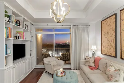 $325,000 | 325 East Paces Ferry Road Northeast, Unit 1206, Atlanta, GA 30305