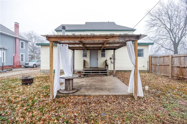 $114,999 | 425 East 5th Street, Cherryvale, KS 67335