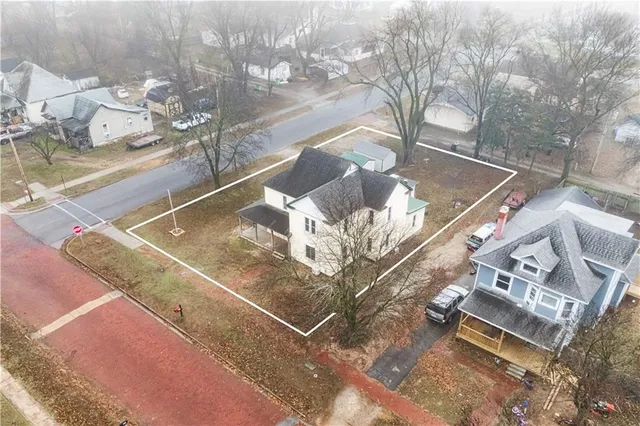 $114,999 | 425 East 5th Street, Cherryvale, KS 67335