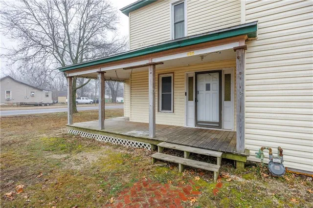 $114,999 | 425 East 5th Street, Cherryvale, KS 67335