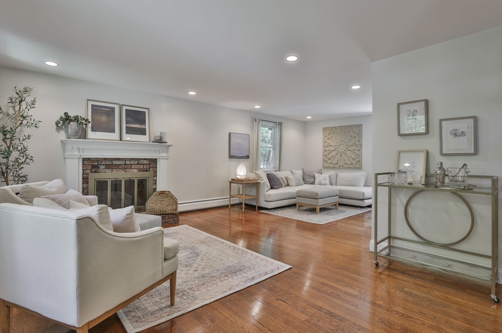 1 Columbine Road Milton, MA 02186 - Photo 3 of 37 Gallery Image 3