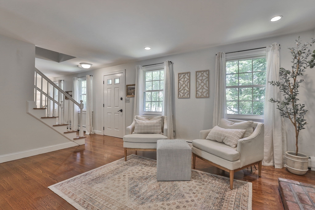 1 Columbine Road Milton, MA 02186 - Photo 4 of 37 Gallery Image 4