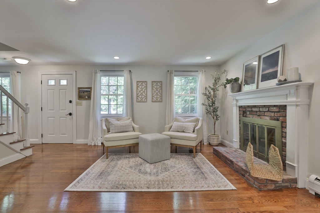 1 Columbine Road Milton, MA 02186 - Photo 5 of 37 Gallery Image 5