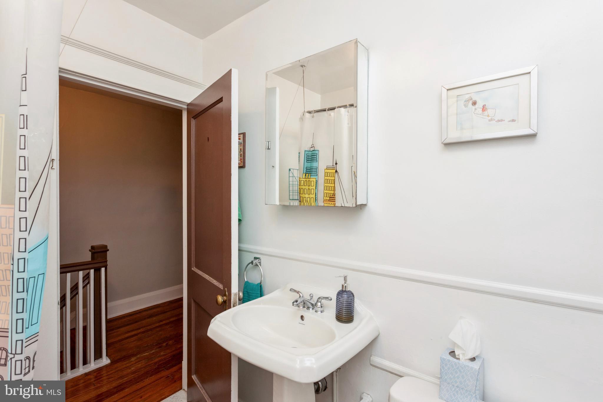 4212 Evans Chapel Road Baltimore, MD 21211 - Photo 25 of 37 Bathroom