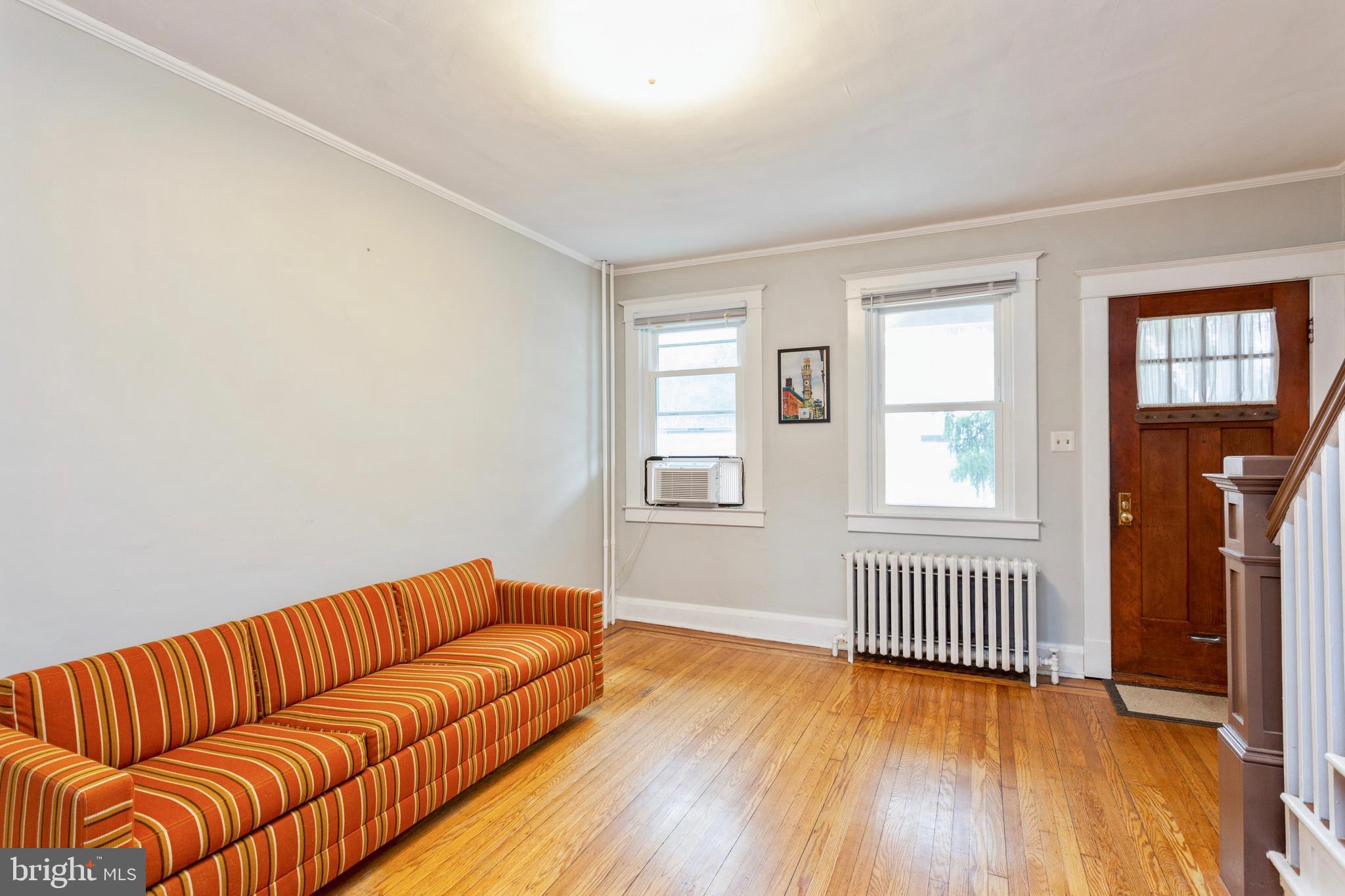 4212 Evans Chapel Road Baltimore, MD 21211 - Photo 6 of 37 Living Room