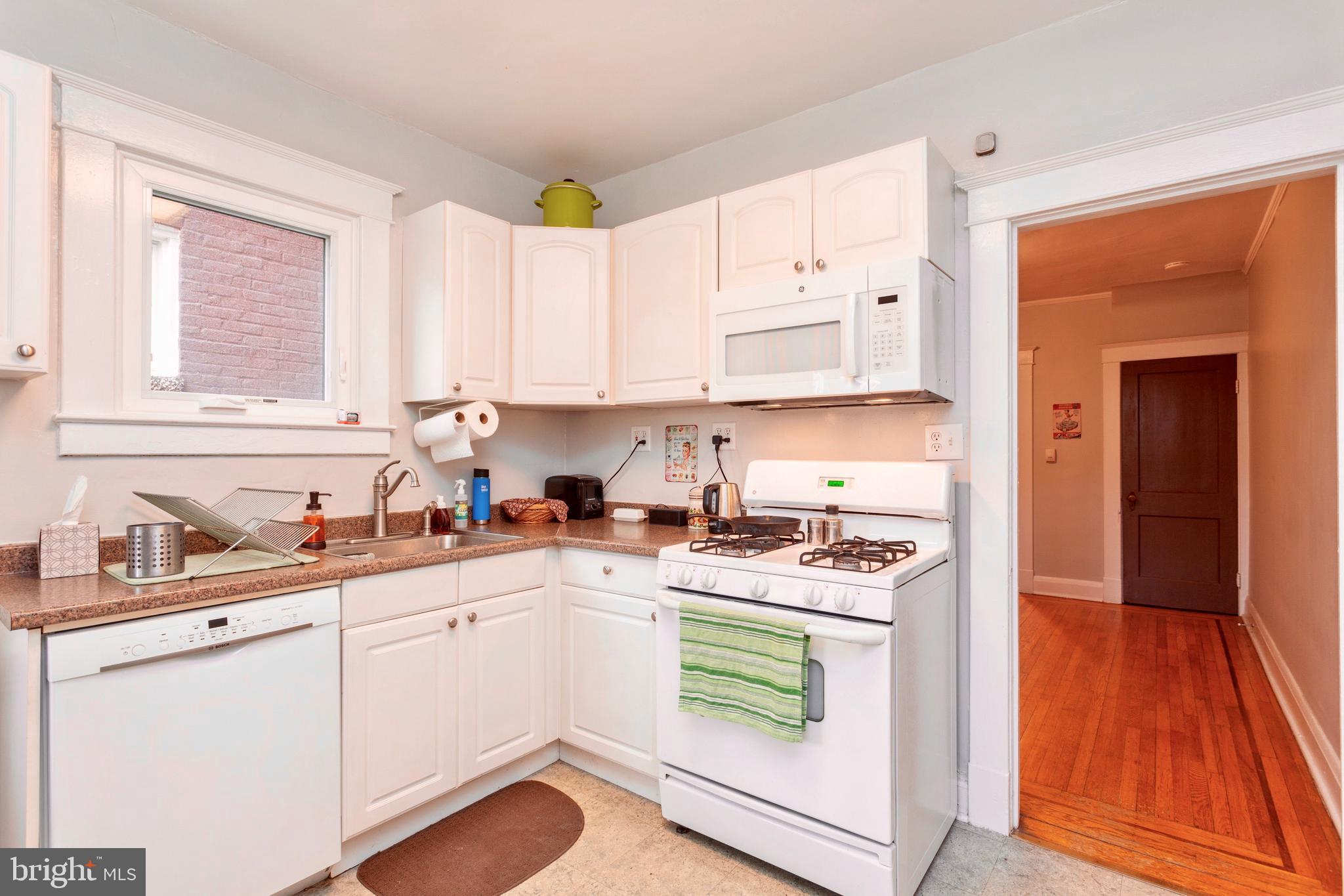 4212 Evans Chapel Road Baltimore, MD 21211 - Photo 10 of 37 Kitchen